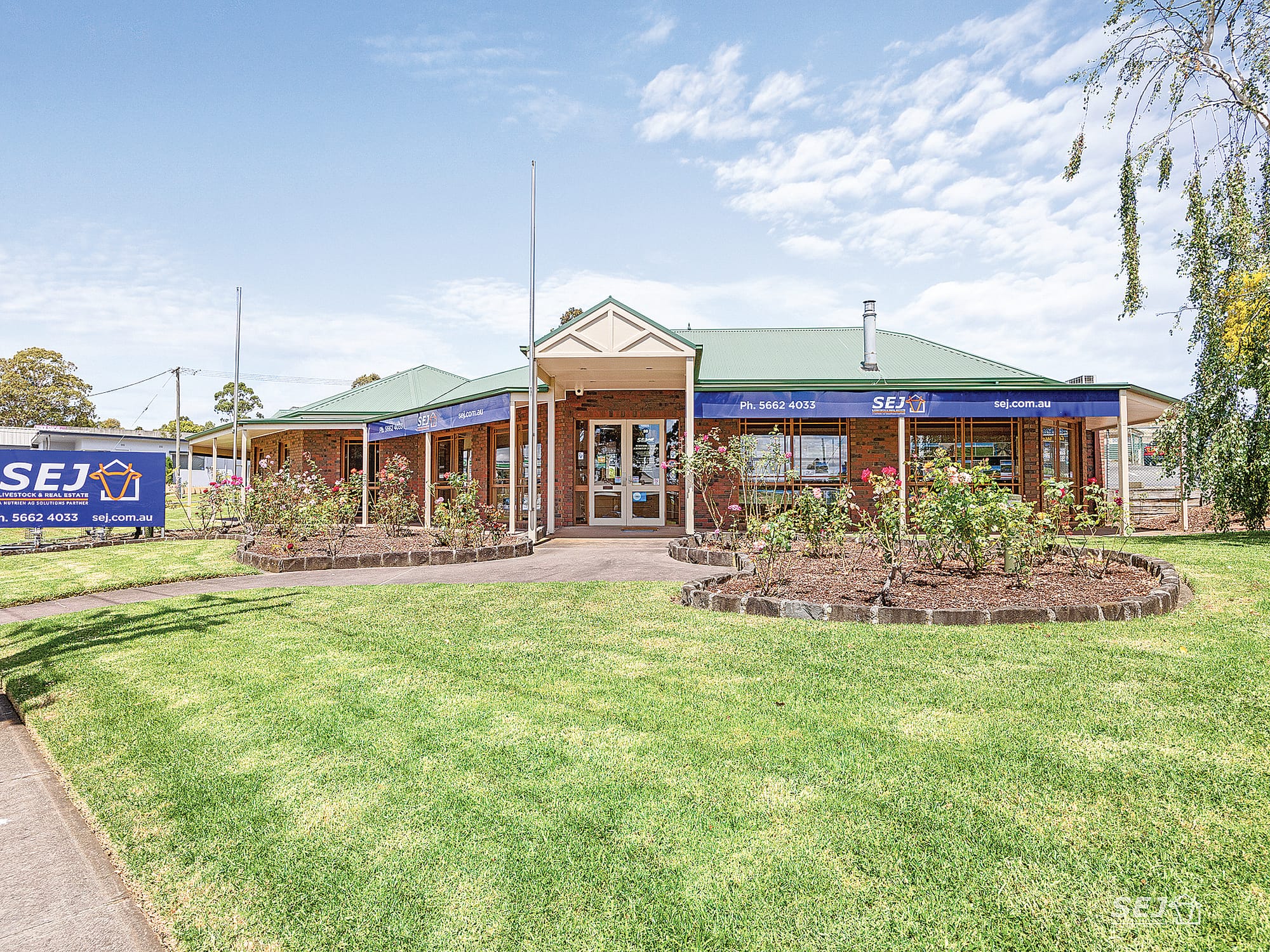 Is this the best located office building in Leongatha?