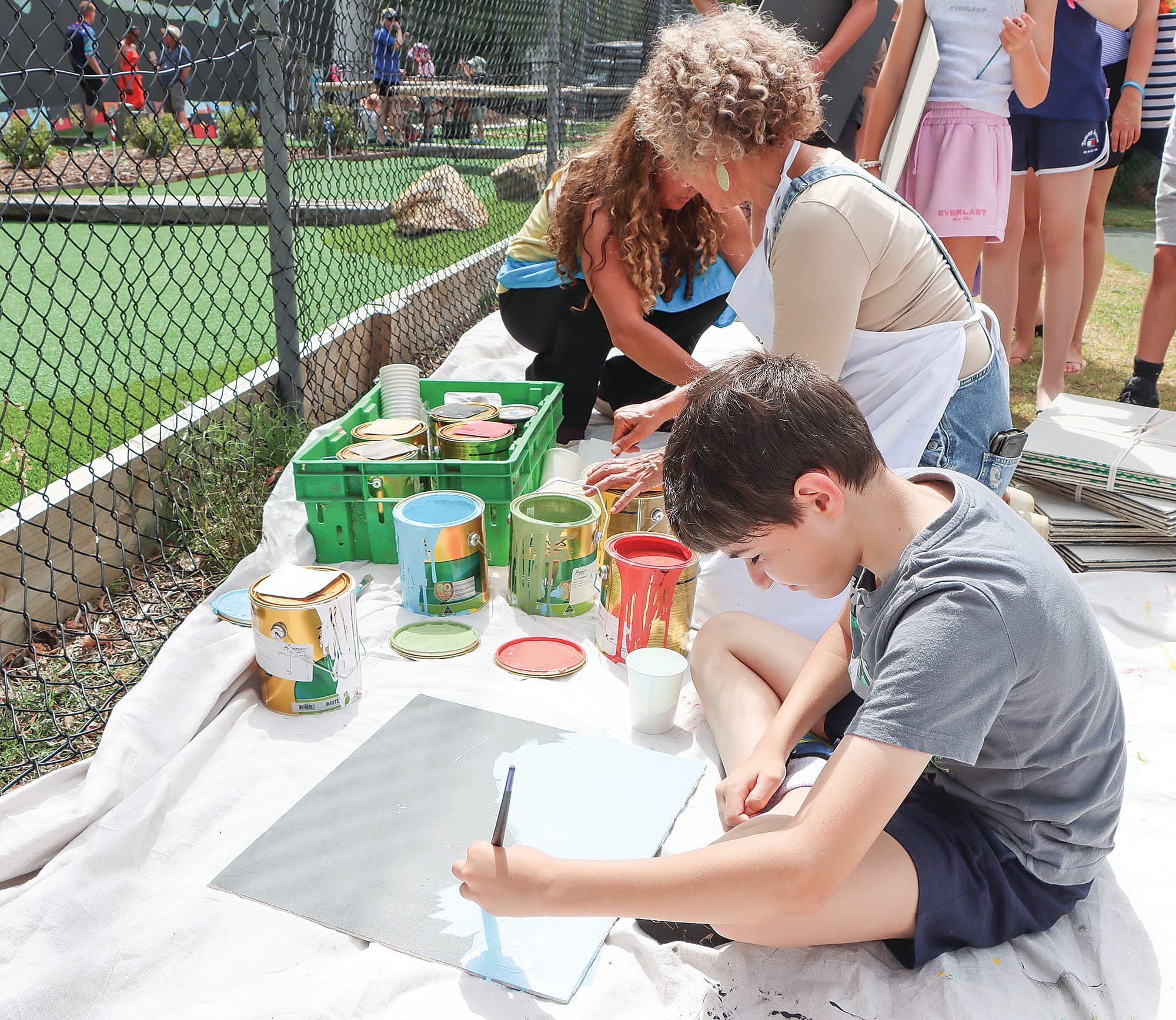 Savvas Alateras prepares the setting for his turtle. A07_0225