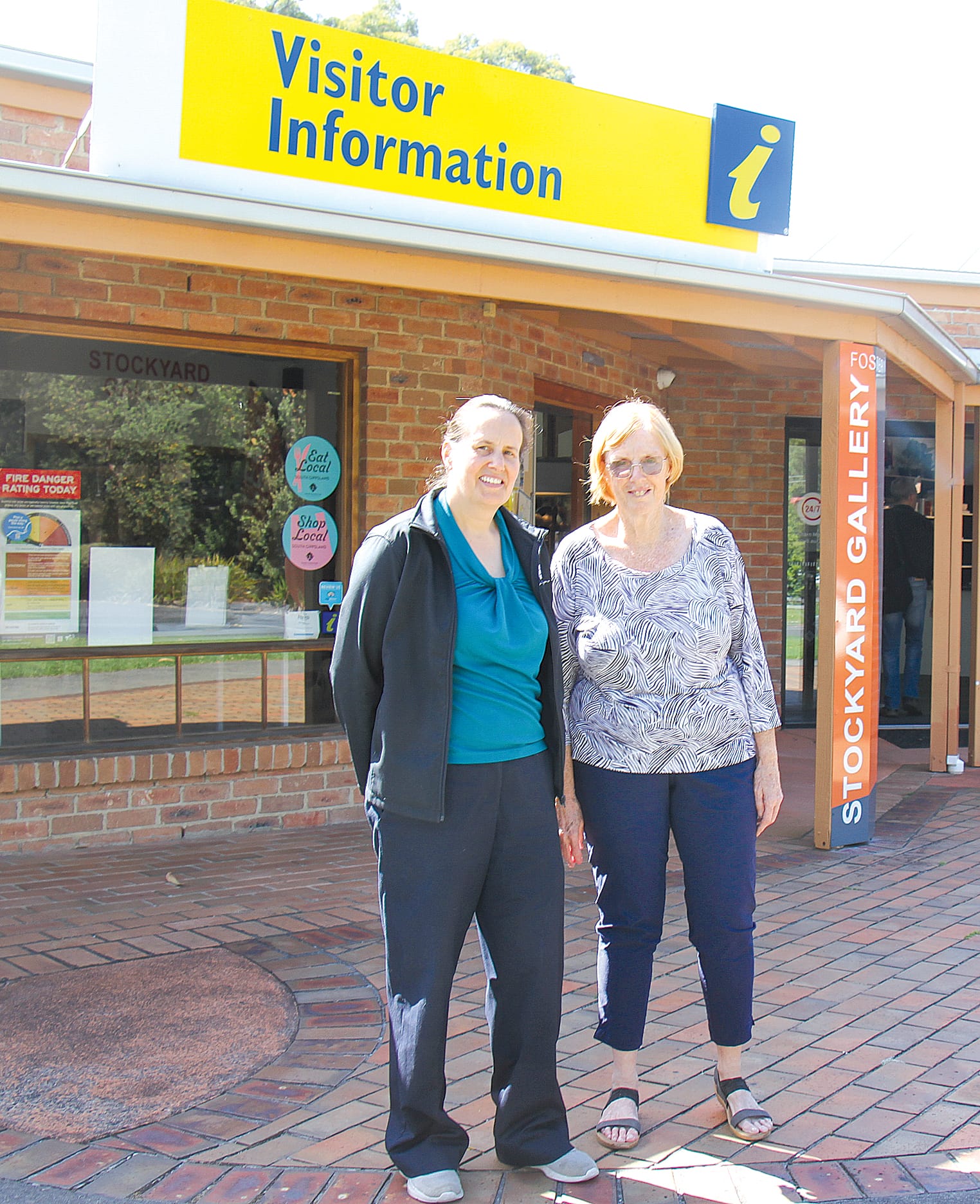 Foster Tourist Information Officer Louise Matthews and Visitor Centre volunteer Sue Miles. B07_0425