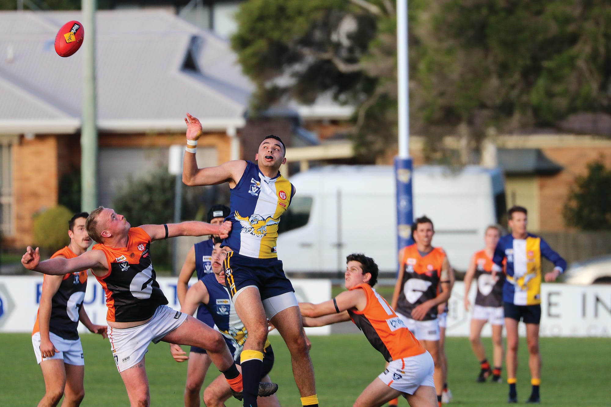 Sea Eagles soar over Giants