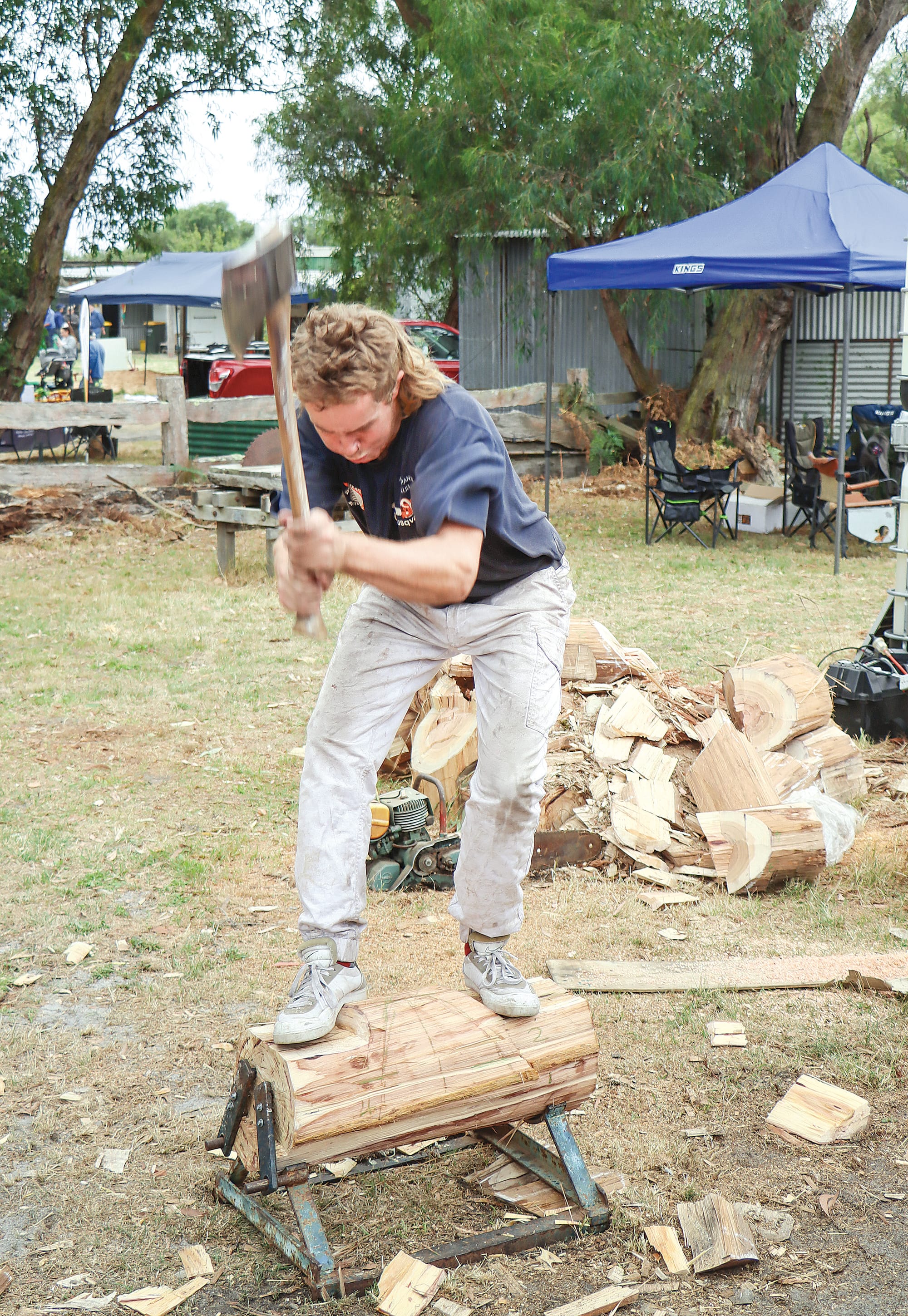 William Hoyle from Cobram displayed his woodchopping technique. A42_1223