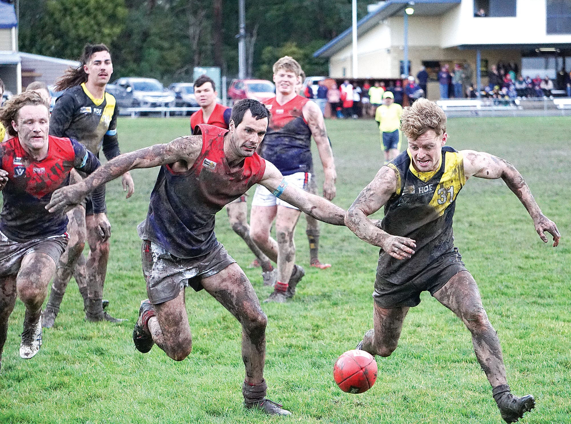 Harrison Mahoney picks up the pace against Boolara. Ns31_3024