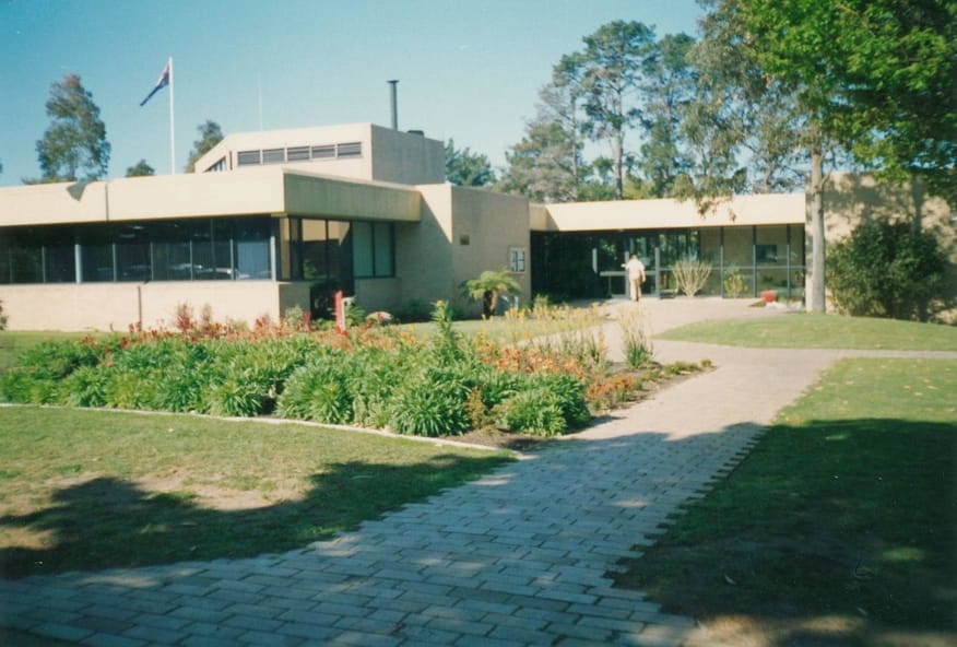 Plaque honouring volunteer ambulance drivers located and set to be restored