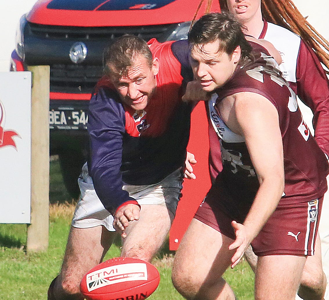 It was a fight to the end between Stoney and Boolarra. Photos: Gerard Bruning.