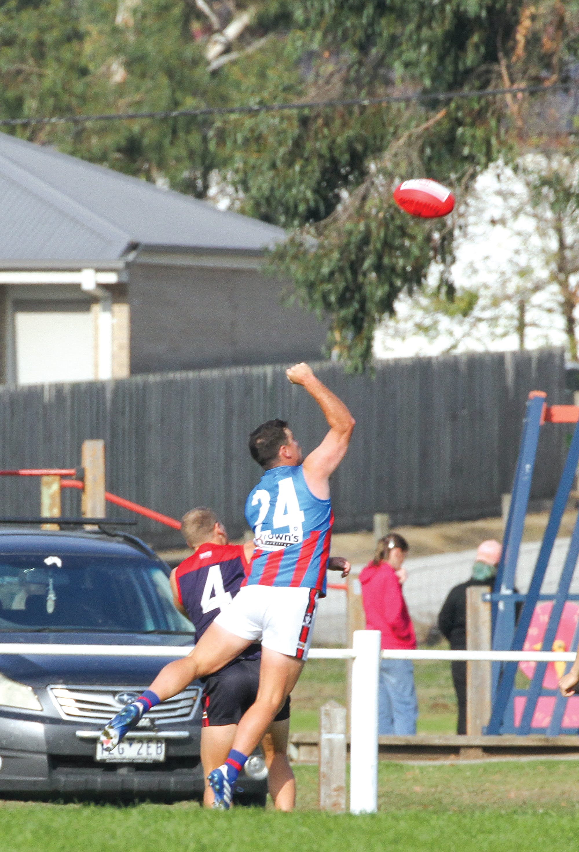 MDU’s Thomas Corry keeping the Sherrin in play. B27_1825