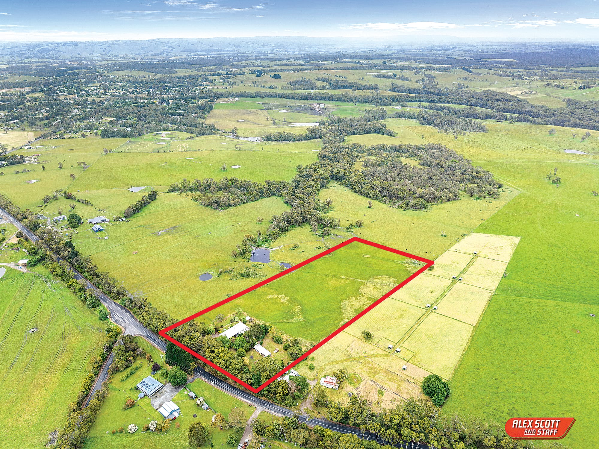 Country living on 10 acres