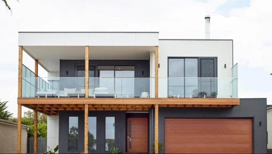 Award-winning builder goes under owing millions