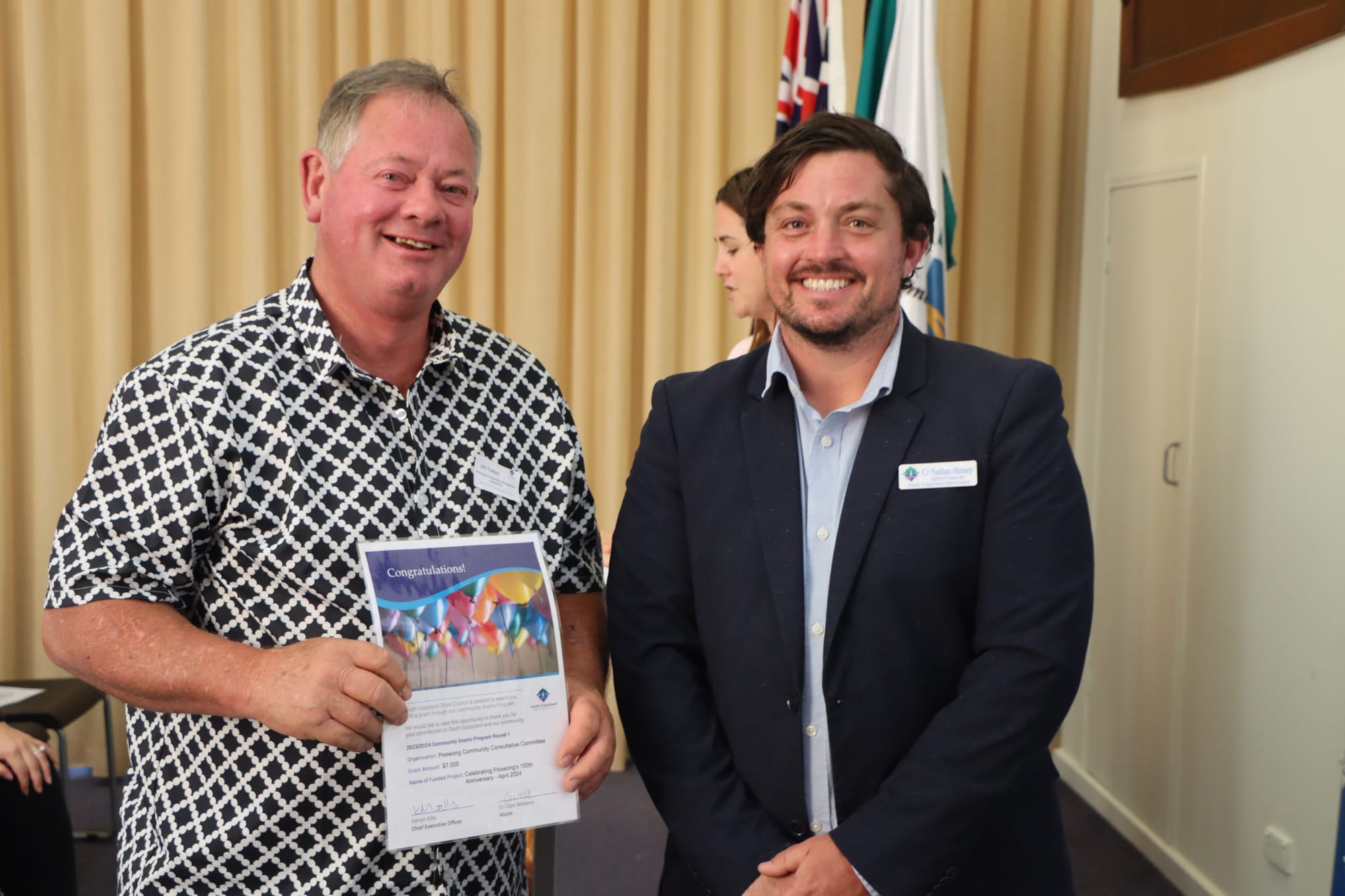 Jim Forbes of Poowong Community Consultative Committee with Cr Nathan Hersey.