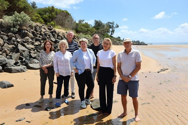 Lesley Oakley, Natalie Gray, Greg O’Callaghan, Tristan White and Steve Lapin with Federal Deputy Leader of the Opposition the Hon Sussan Ley MP with Mary Aldred, Federal Liberal Candidate for Monash discussing local priorities. 