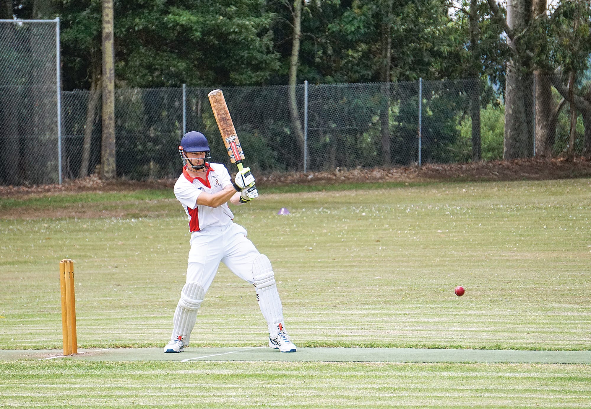Jarrod takes a moment to decide whether he can secure a couple of runs. Ns15_0424