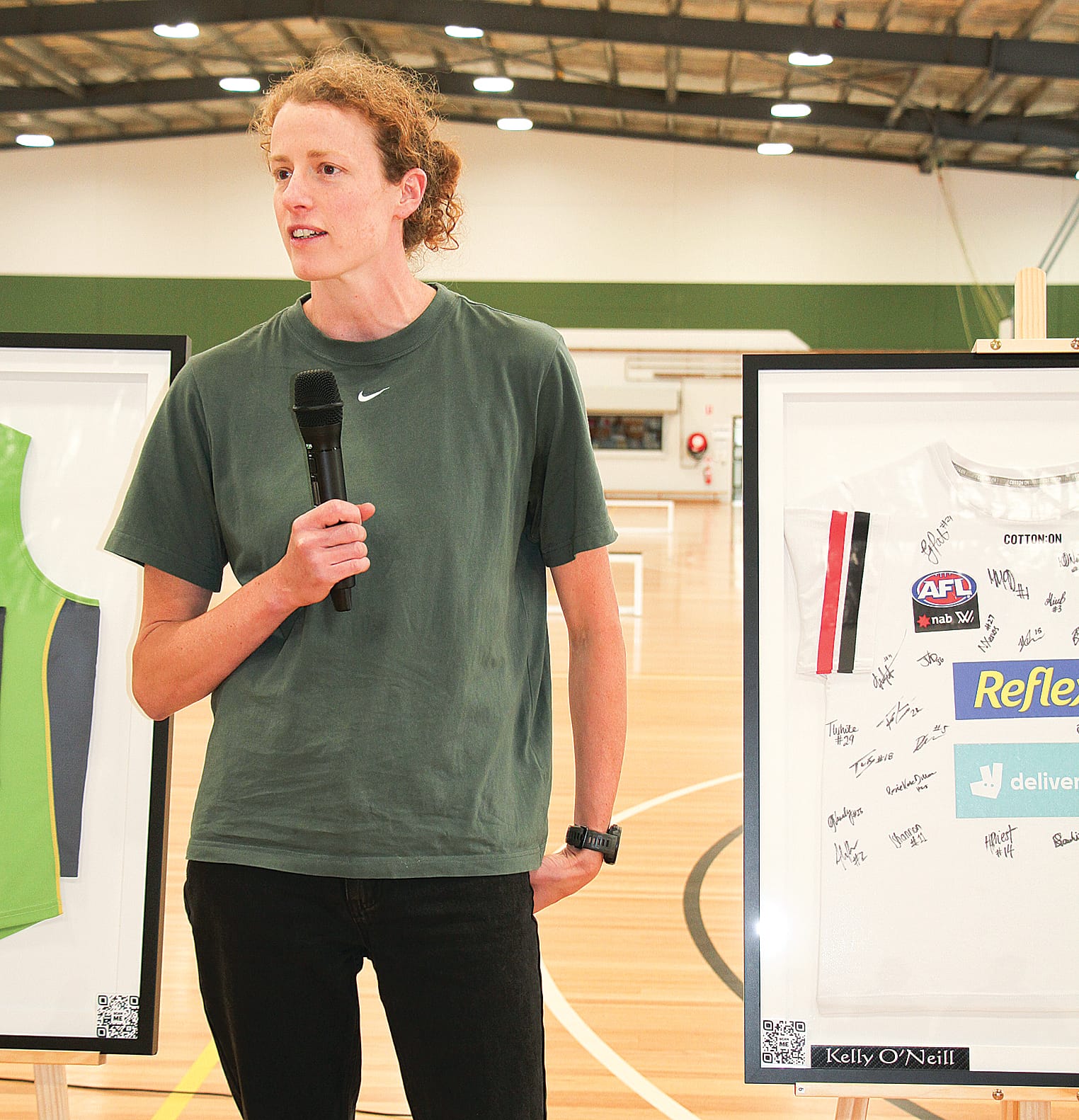 St Kilda AFL women’s footballer Kelly O’Neill was honoured as a Dennis Vague sporting alumni. B25_5124