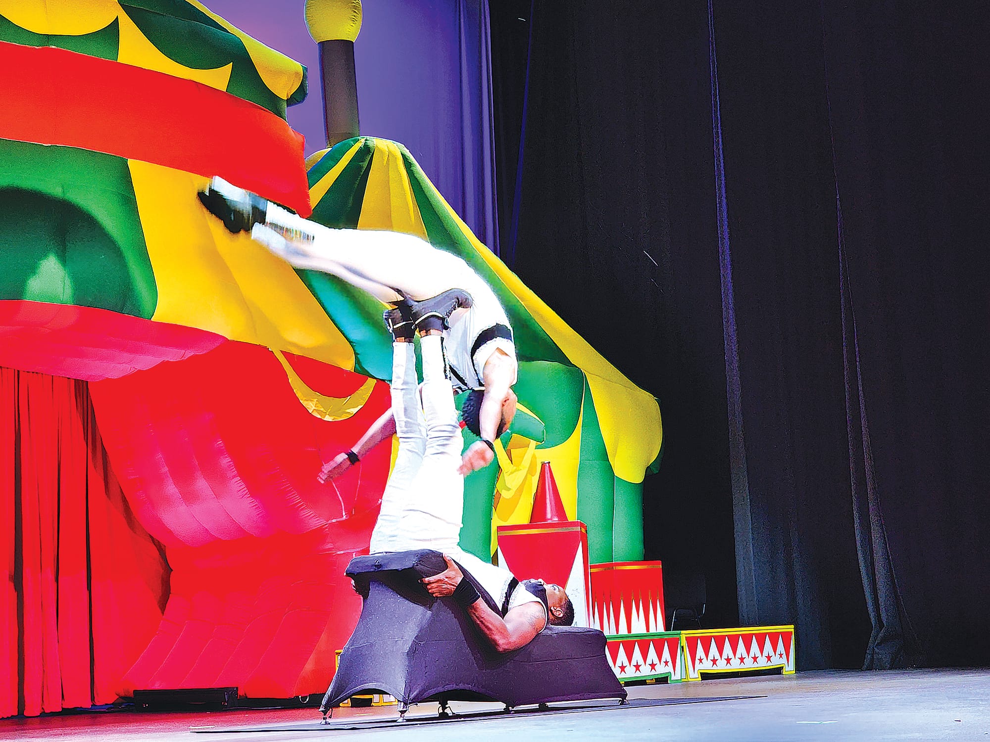 The acrobatics were next level with two performers leaving the crowd in awe as they spun, flipped and twisted at speeds beyond belief. C25_1224