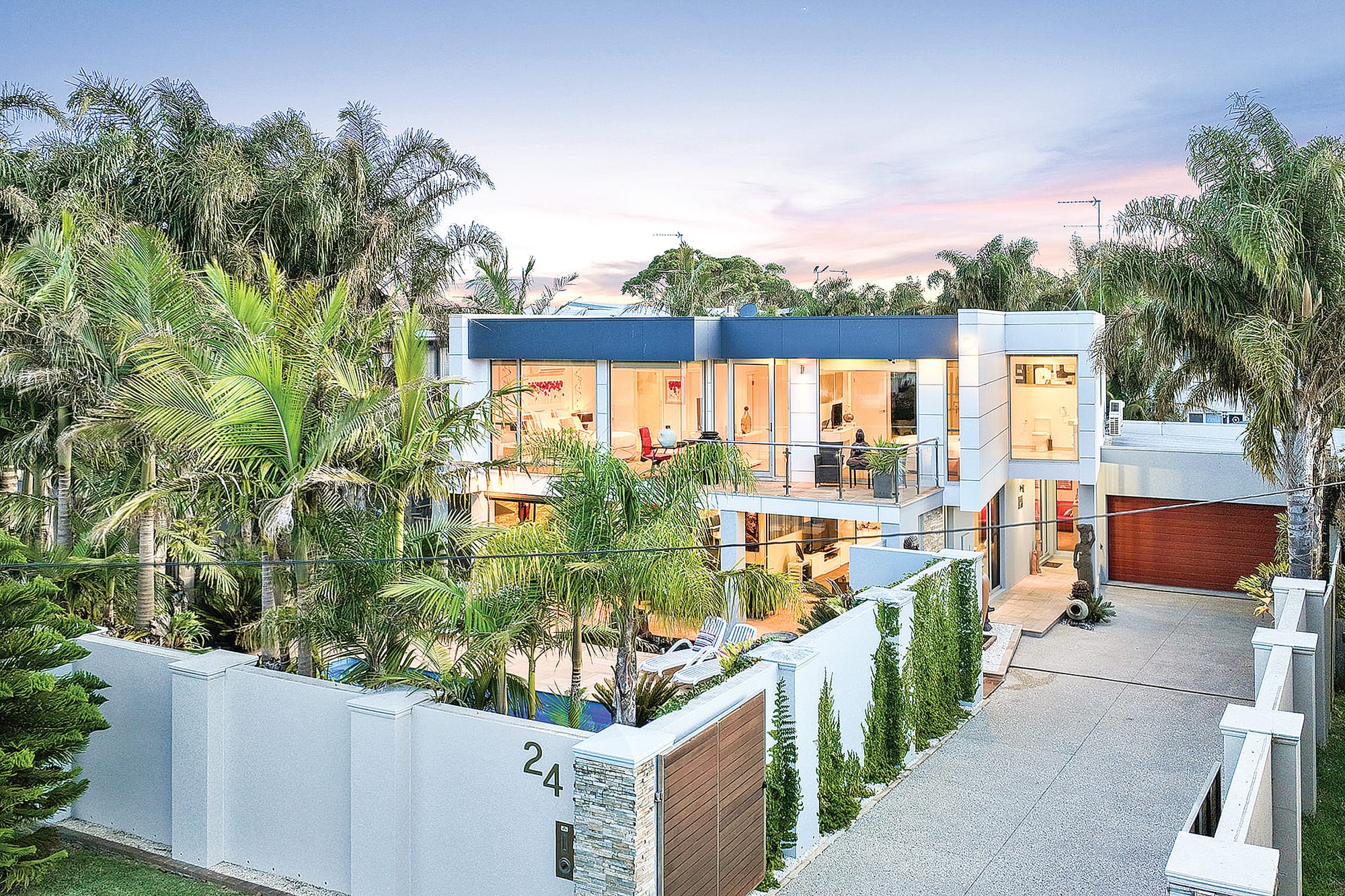 ‘Cascades’ – A Tropical Retreat of Unrivalled Elegance and Resort Living in Inverloch!