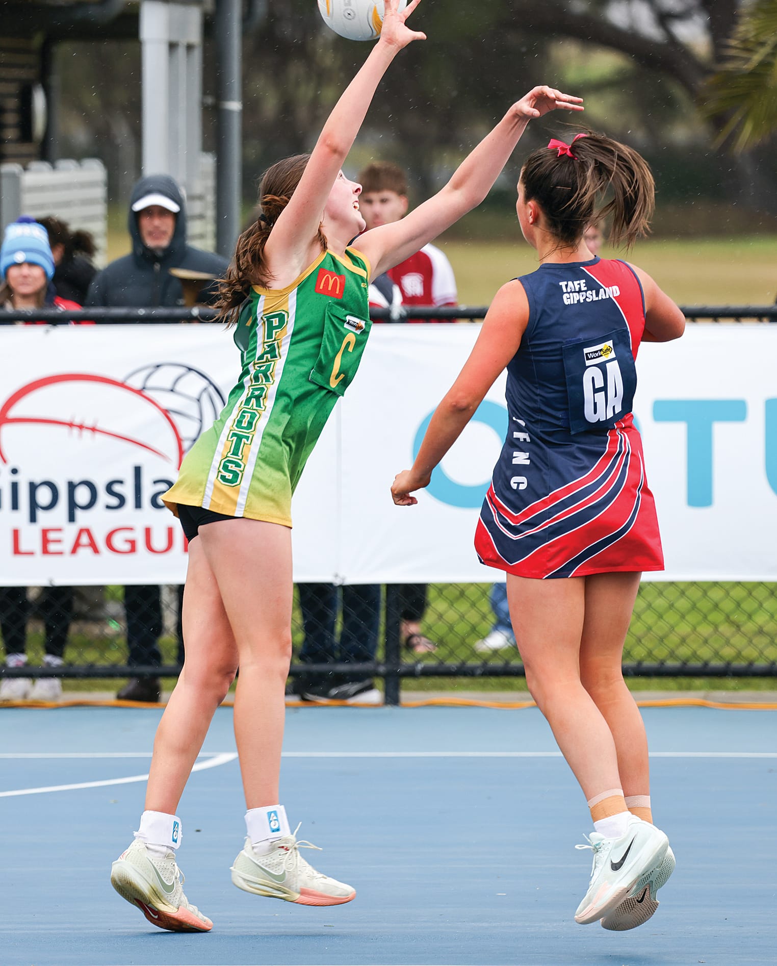 Parrots’ Under 17s do Leongatha proud