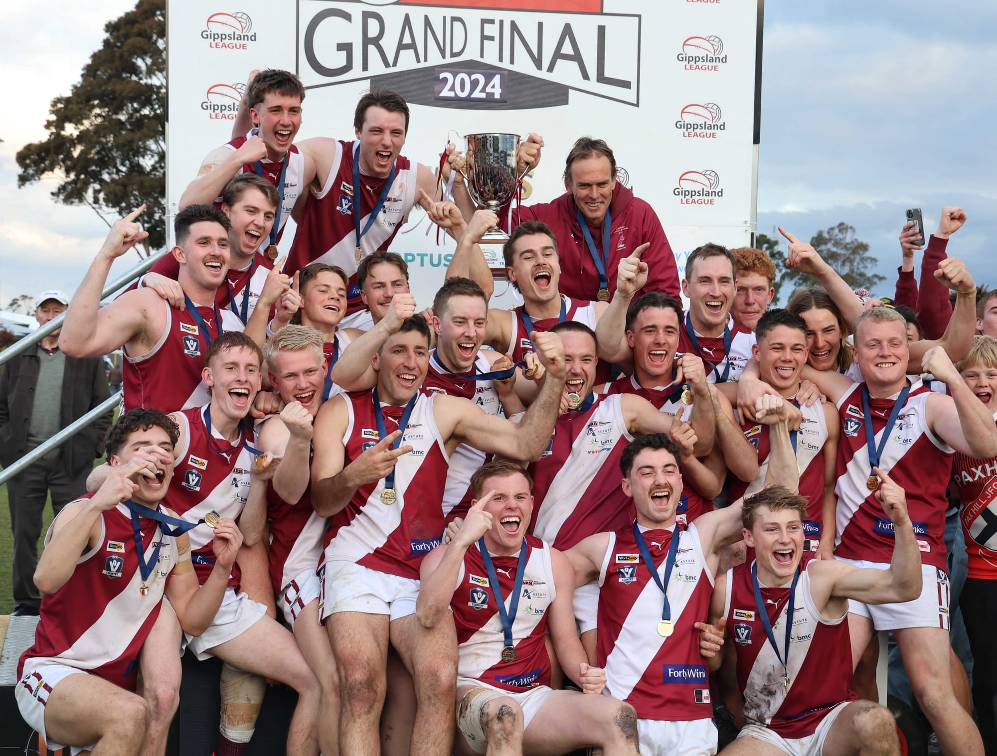 Traralgon shocks Parrots to take Gippsland premiership