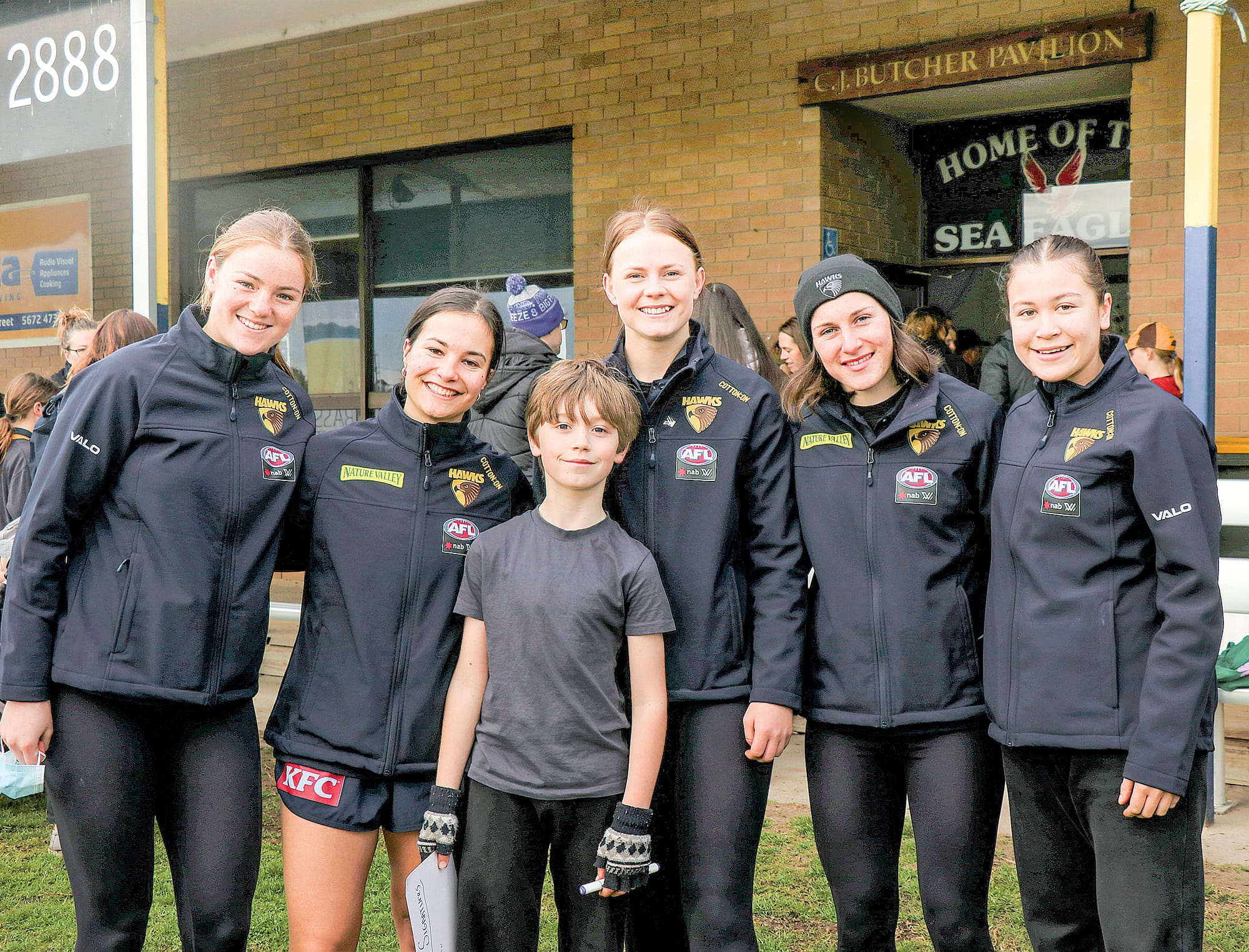 The AFLW Hawthorn team took part in the Footy 4 Fun program at Inverloch on Saturday morning, taking the time to meet and sign their autographs for local Sonny Carlin. Z17_3022