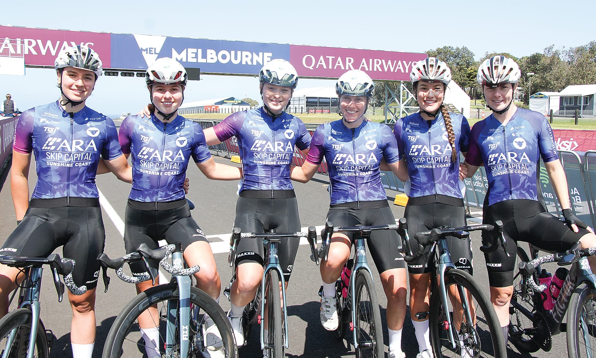 Sophie Marr, Lucinda Stewart, Lucie Fityus, Alli Anderson, Amelie Sanders and Rachael Wales (Team Ara). B06_4124