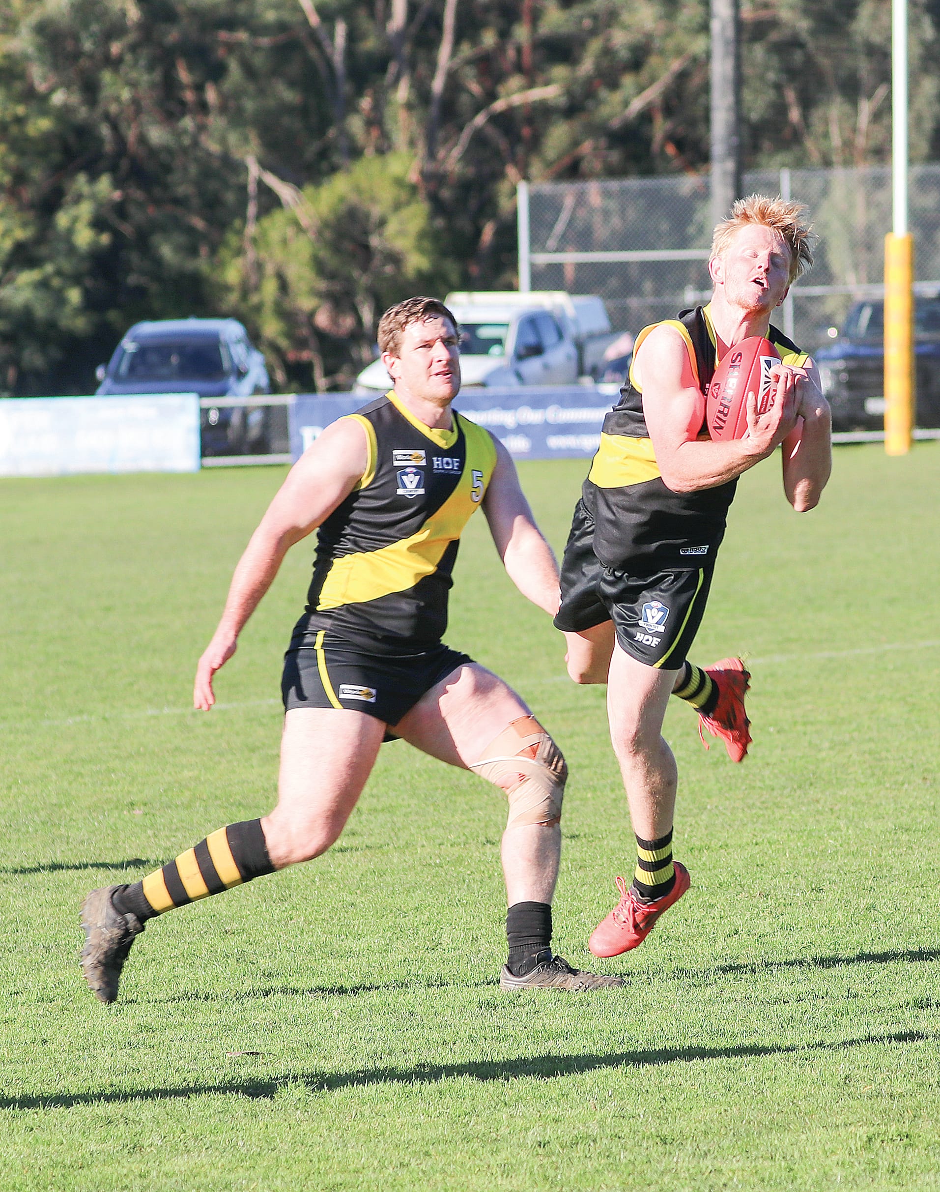 Brandon Watson clunks an uncontested mark, in a rare moment of low pressure for Mirboo North. W27_3225