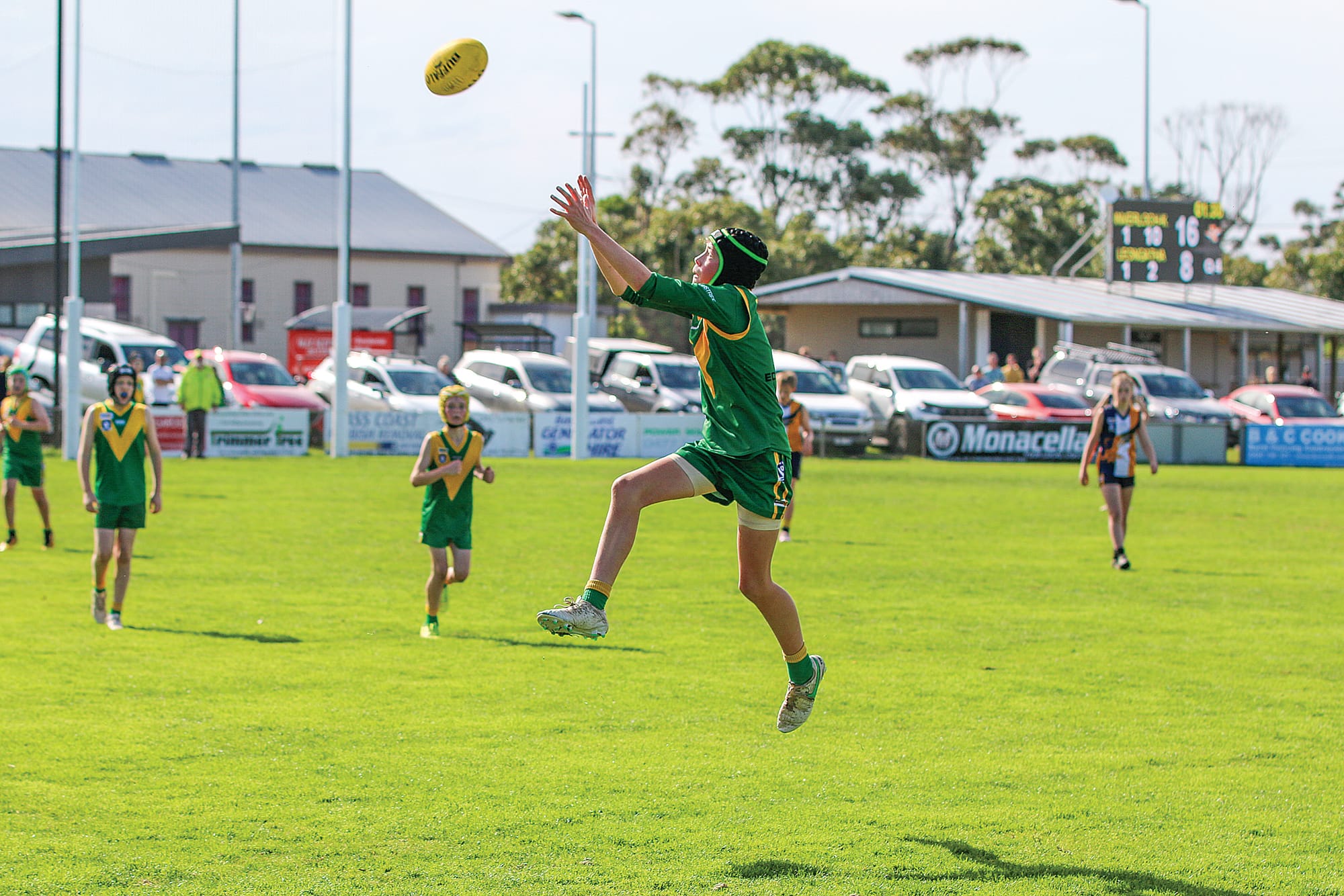 Leongatha’s Oliver Bolge takes an excellent grab in the U12 mixed grand final.