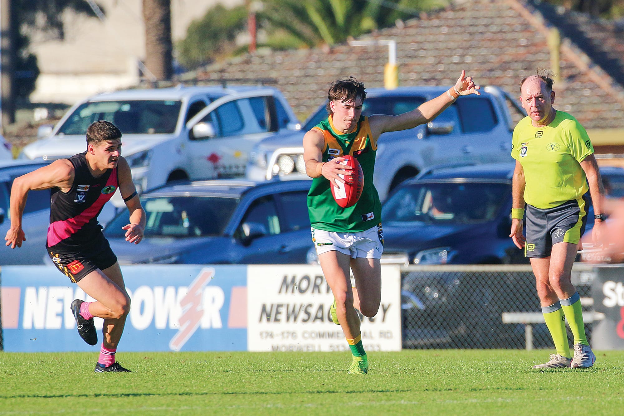 Zavier Lamers boots it to a teammate. ob31_1925