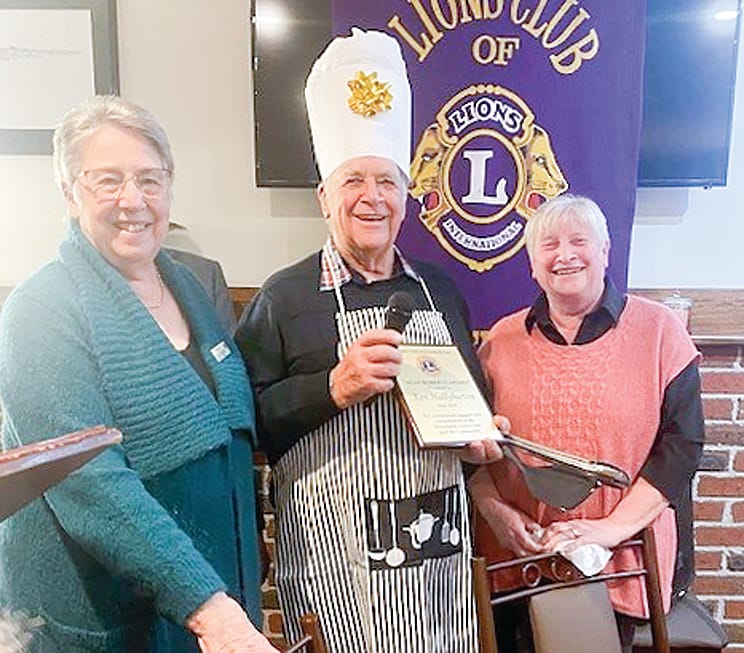 Allan Robert’s Award recipient, Ken Hallyburton, presented by Glenda Olsen and Thema Hutchison. Ken was thanked for his many years on the early 6-10am shifts on the egg and bacon barbeque at the Loch Markets. 
