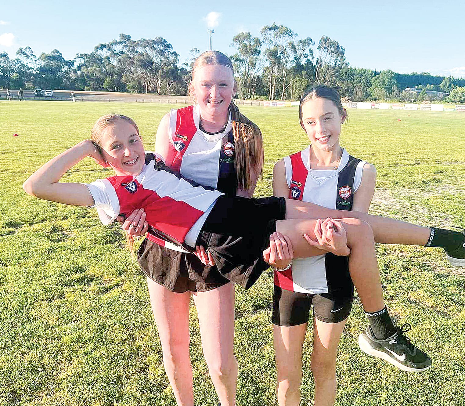 Under 12 and under 14 girls are invited to come and have some fun and join in the Nyora footy all girls teams for the coming season.
