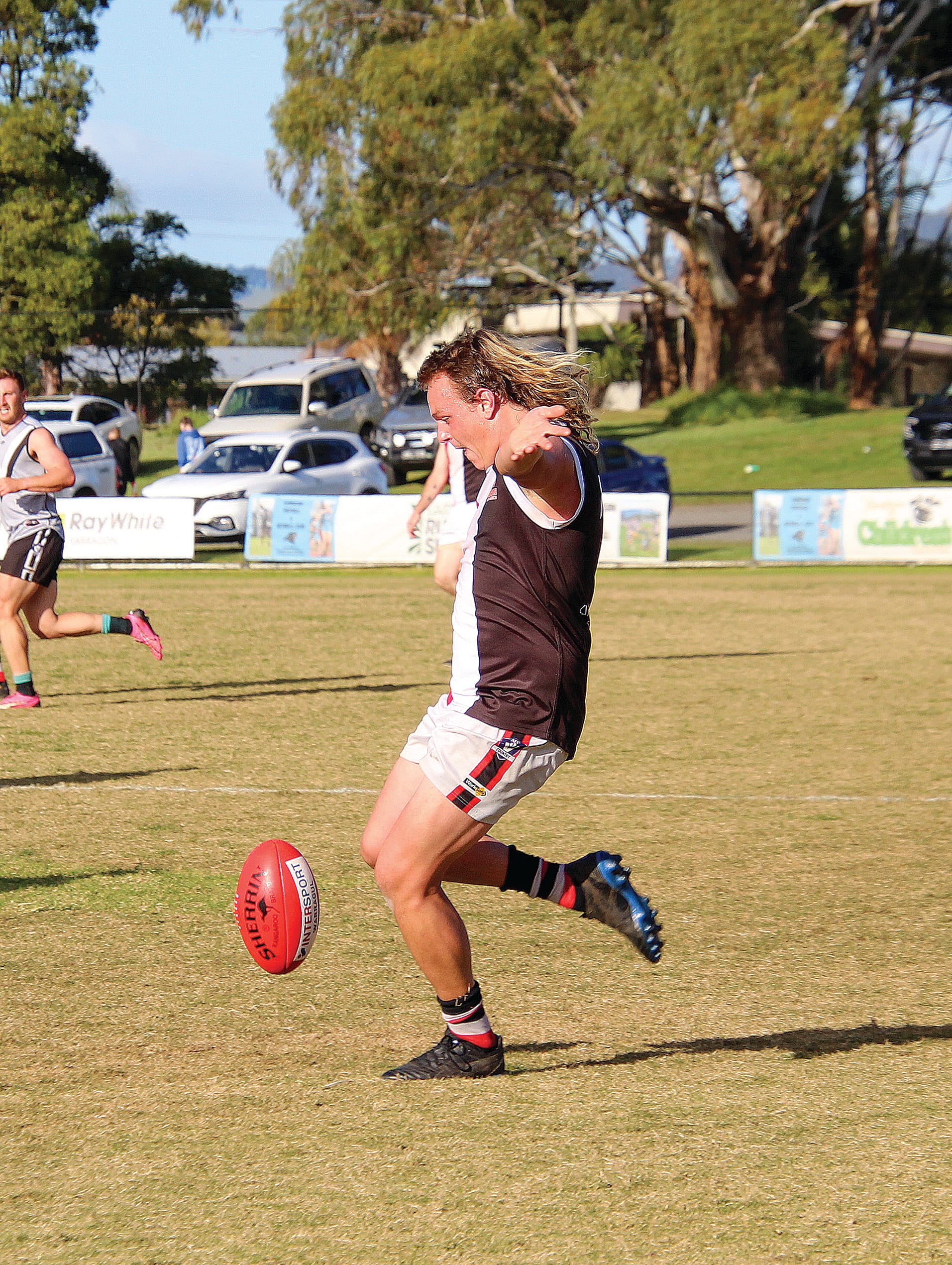 Nyora goes into battle with Yarragon