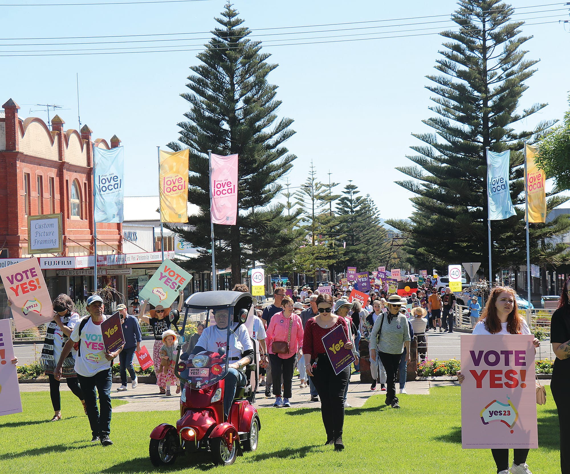 The community, MP Jordan Crugnale, Bass Coast Shire councillors and ALP senator Jess Walsh attended the Yes23 referendum walk on Sunday morning. Z74_3923