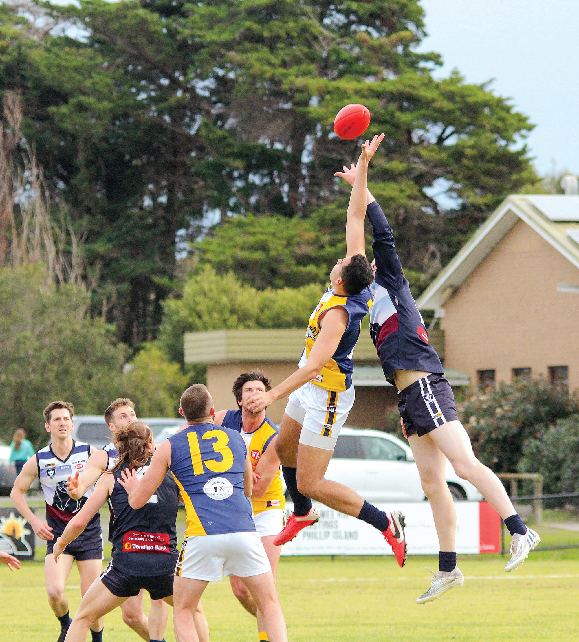 Marcus Toussaint and Dale Gawley had a huge battle in the ruck on Saturday. B08_3022