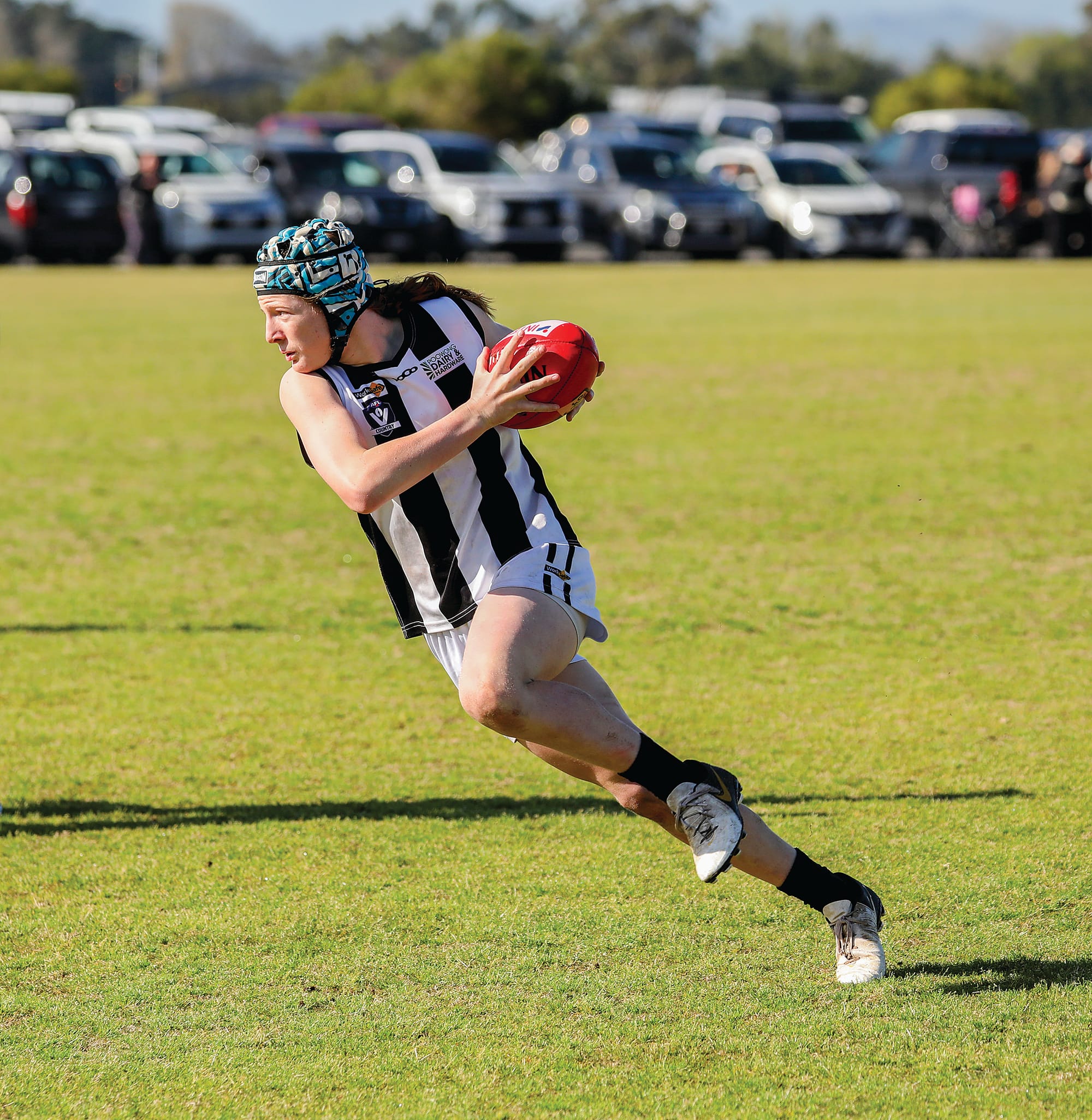 Poowong’s Lachie Moriarty in action in the U16s preliminary final against Buln Buln. Photo credit: Jeff Tull. 