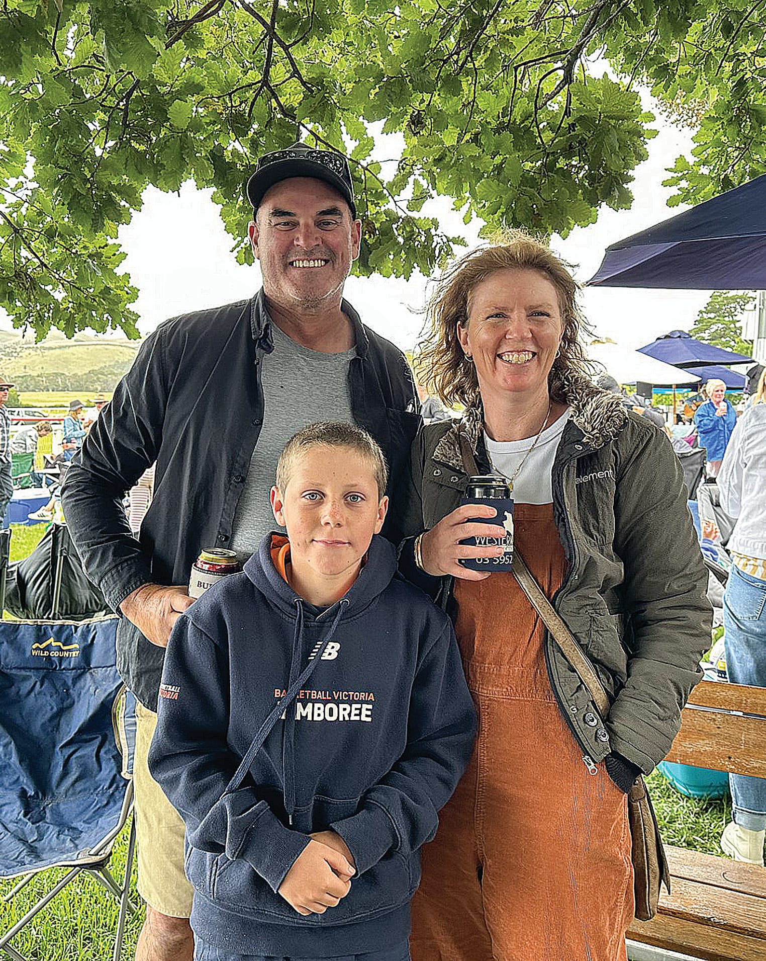 Woolamai locals Tim Campwell with Harvey Oats and Liz Oats came across to the racetrack to engage in some banter and place a few bets. ob08_0124