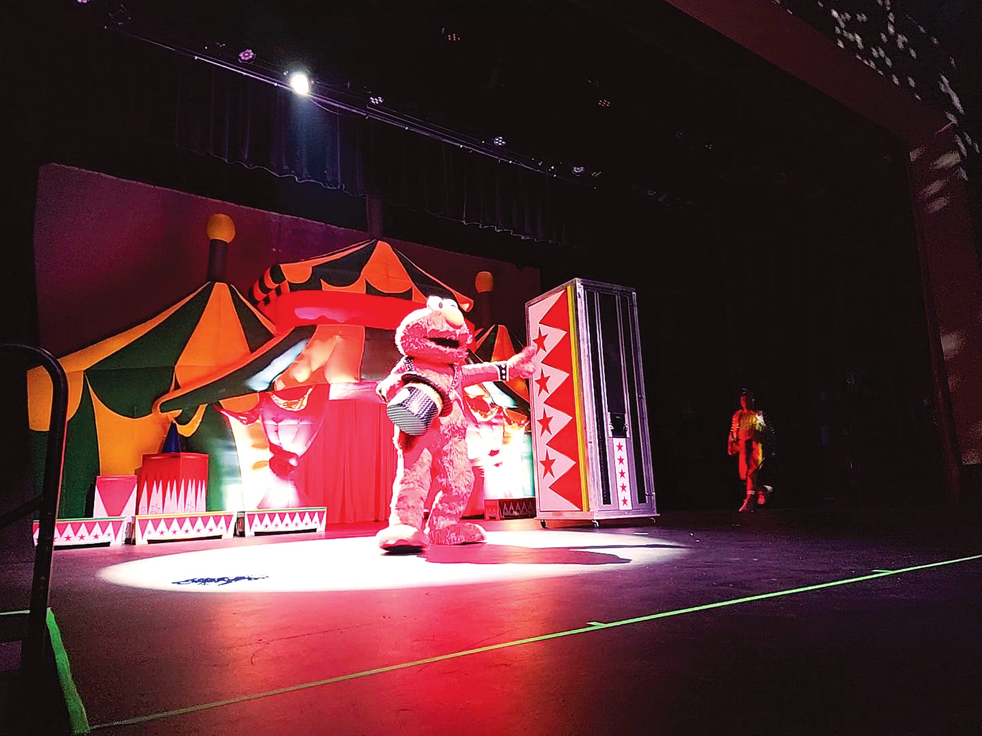 Illusions were also part of the fun on Thursday as Elmo took the reins as ringmaster. C26_1224