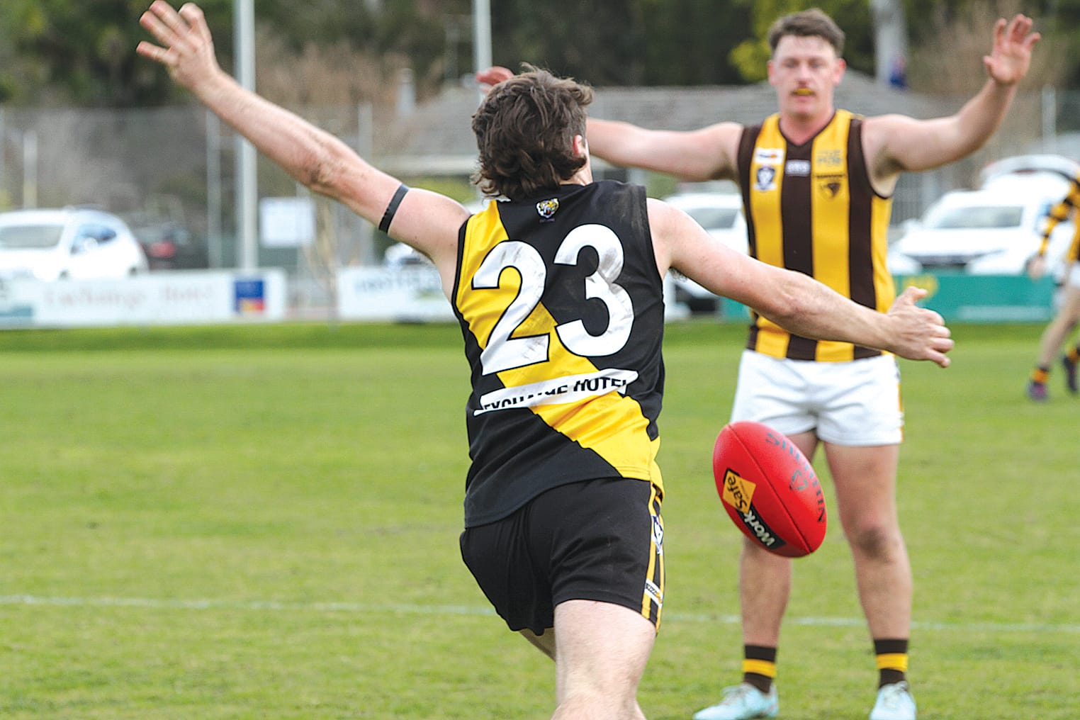 Foster’s Jack Flavelle about to boot the ball forward in a match dominated by the Tigers. B108_3125