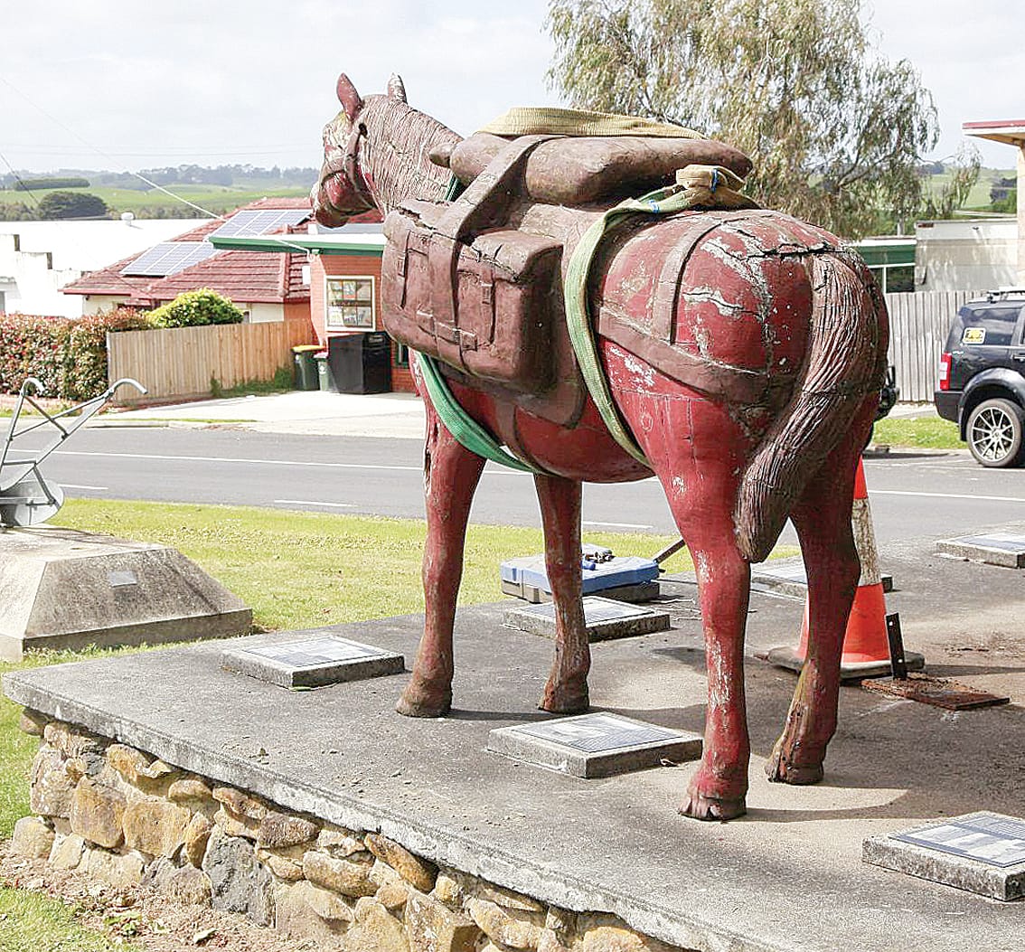Poowong pioneer packhorse removed for restoration work