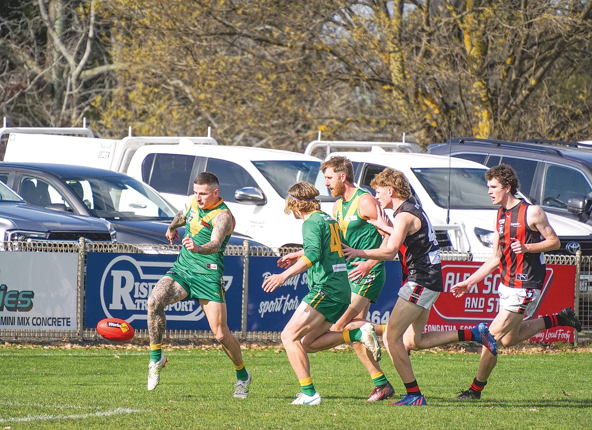 Parrots glide into the semis with a 107-point win