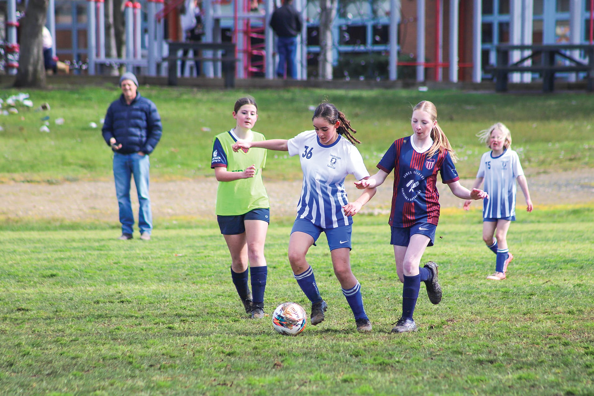 Leongatha’s Hannah Matthews played a strong game in the U15 Girls. 