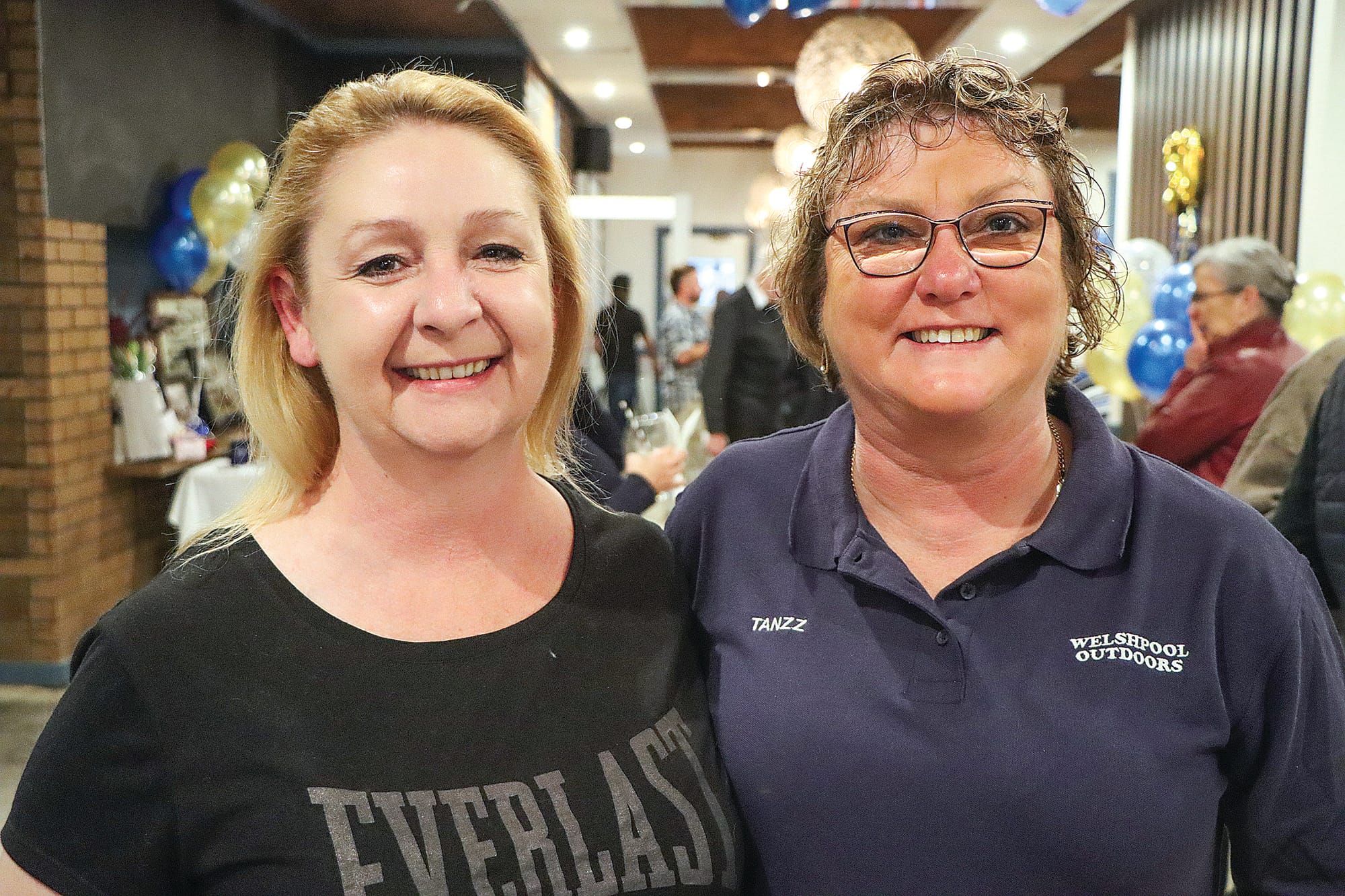 Sales representative and area manager Mel Brindley with Eddie and Helen Fowler’s daughter Tania. A32_2124