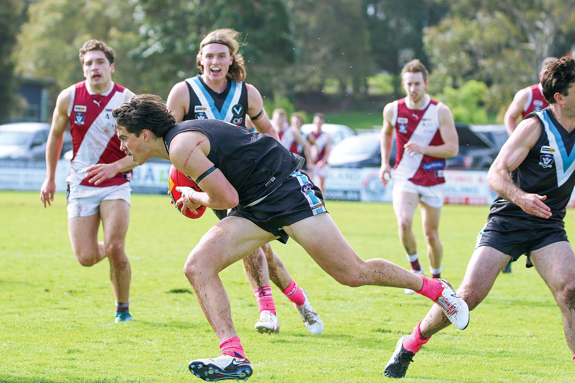 Ryan Sparkes takes off with the ball. ob25_3423