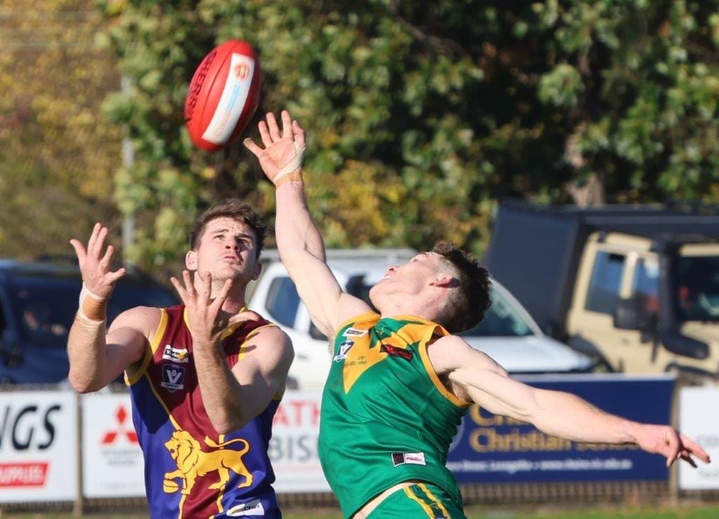 With a touch of class, Moe ends Parrots’ 3-year winning streak