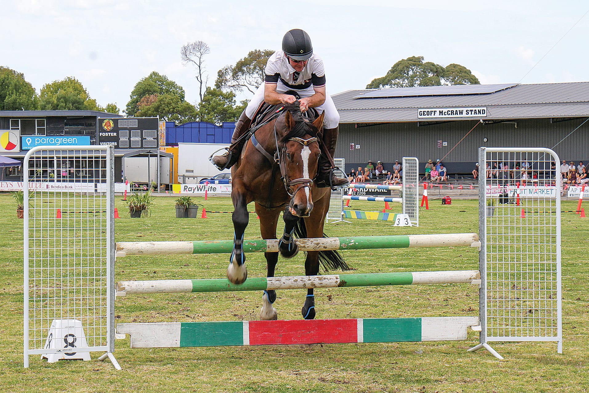 Mark Smith from Cranbourne riding D.P. Felix at the Foster Show. B89_0825