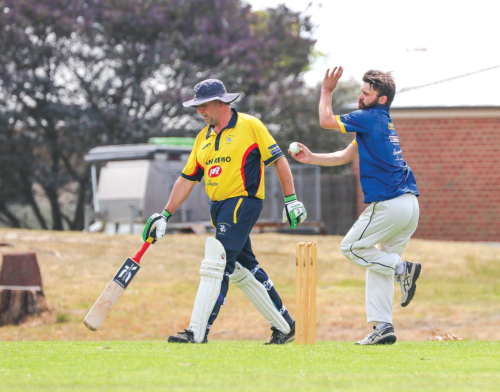 Captain Sam Liddle leads by example, delivering a crucial spell of 3.4 overs, taking two wickets for just 13 runs. Z24_4724