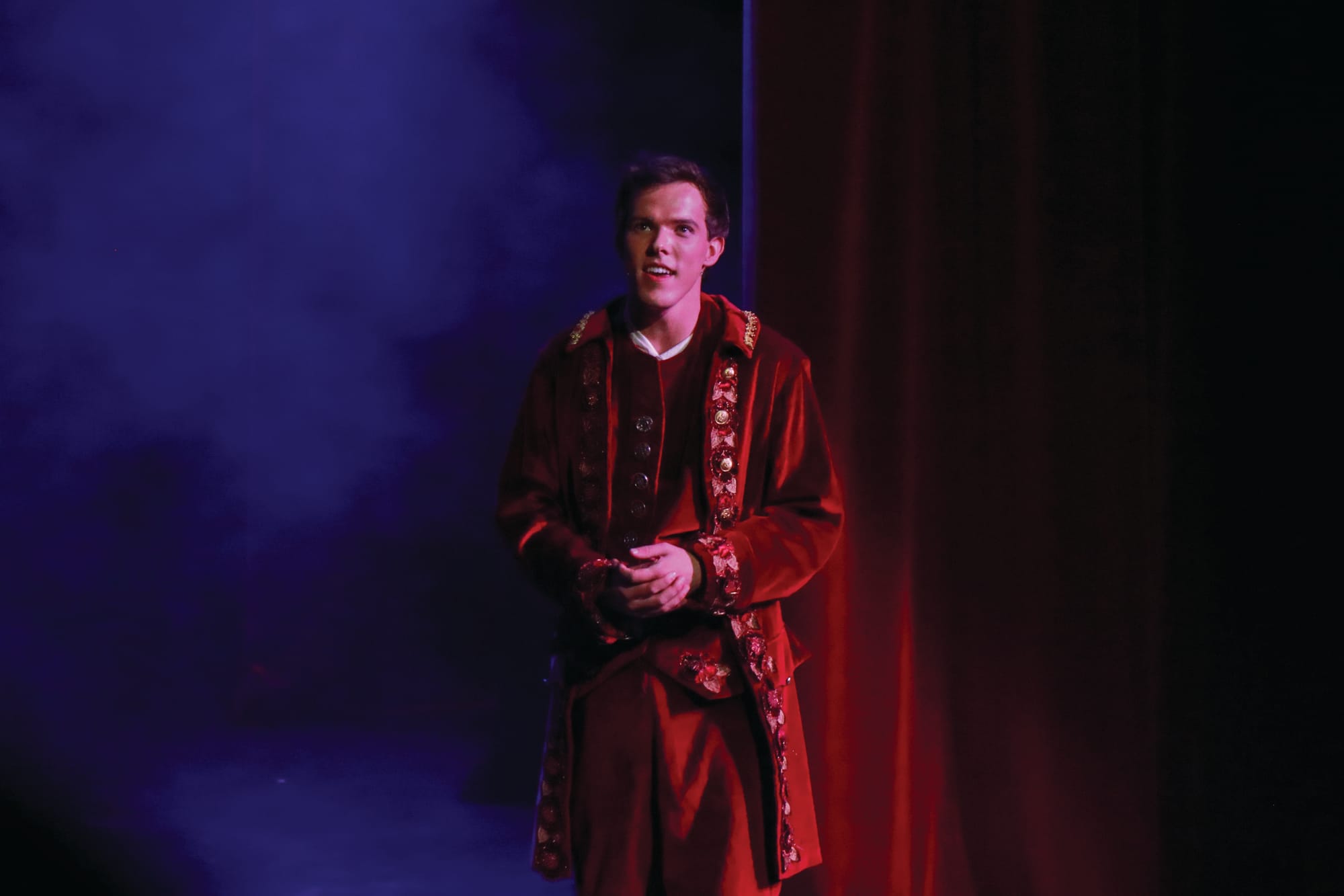 Prince Eric was played by seasonal performer Lucas White who admired his character – a young man following his heart but prepared to accept his responsibilities. Z26_1923