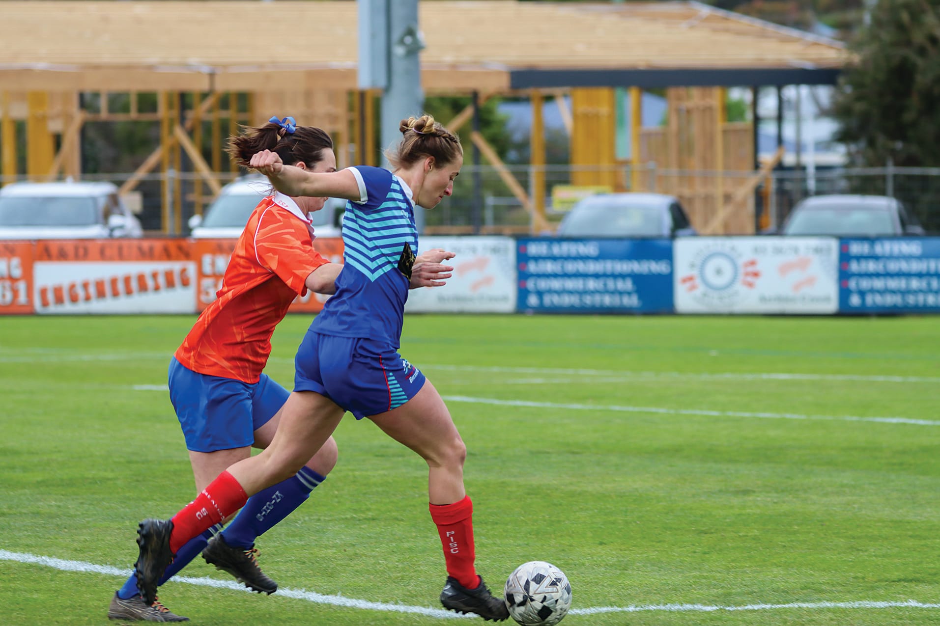 Jarrah Van Stekelenburg beats her Leongatha opponent to the ball. A66_3825