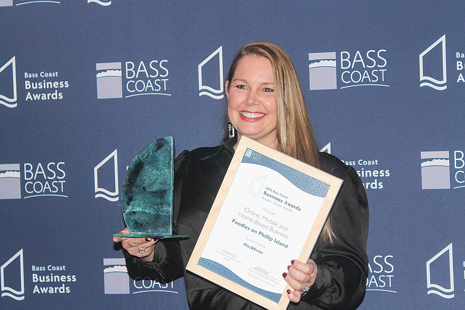 Kara Williams from Foodies on Phillip Island (winner) Online, Mobile and Home-Based Business (People’s Choice Award). B55_3425