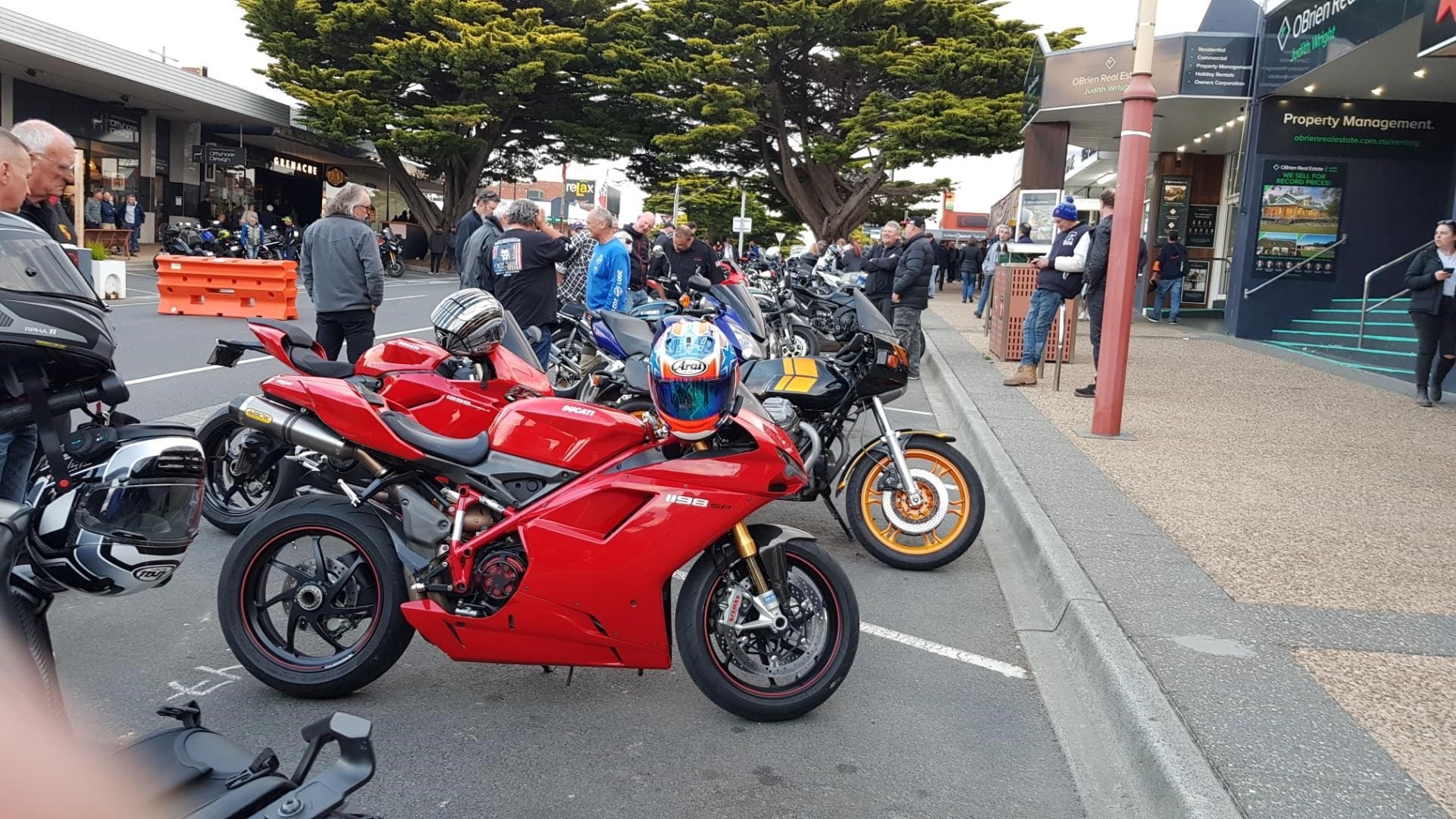 It was busy early in Cowes on Saturday but the crowds thinned out while the racing was on ahead of a big night in town on Saturday night, but not quite up to the bumper crowds expected for the return of the MotoGP after COVID.