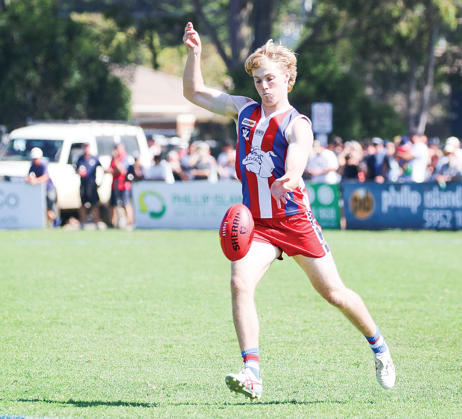 Bulldogs steamroll Dusties with train-like precision