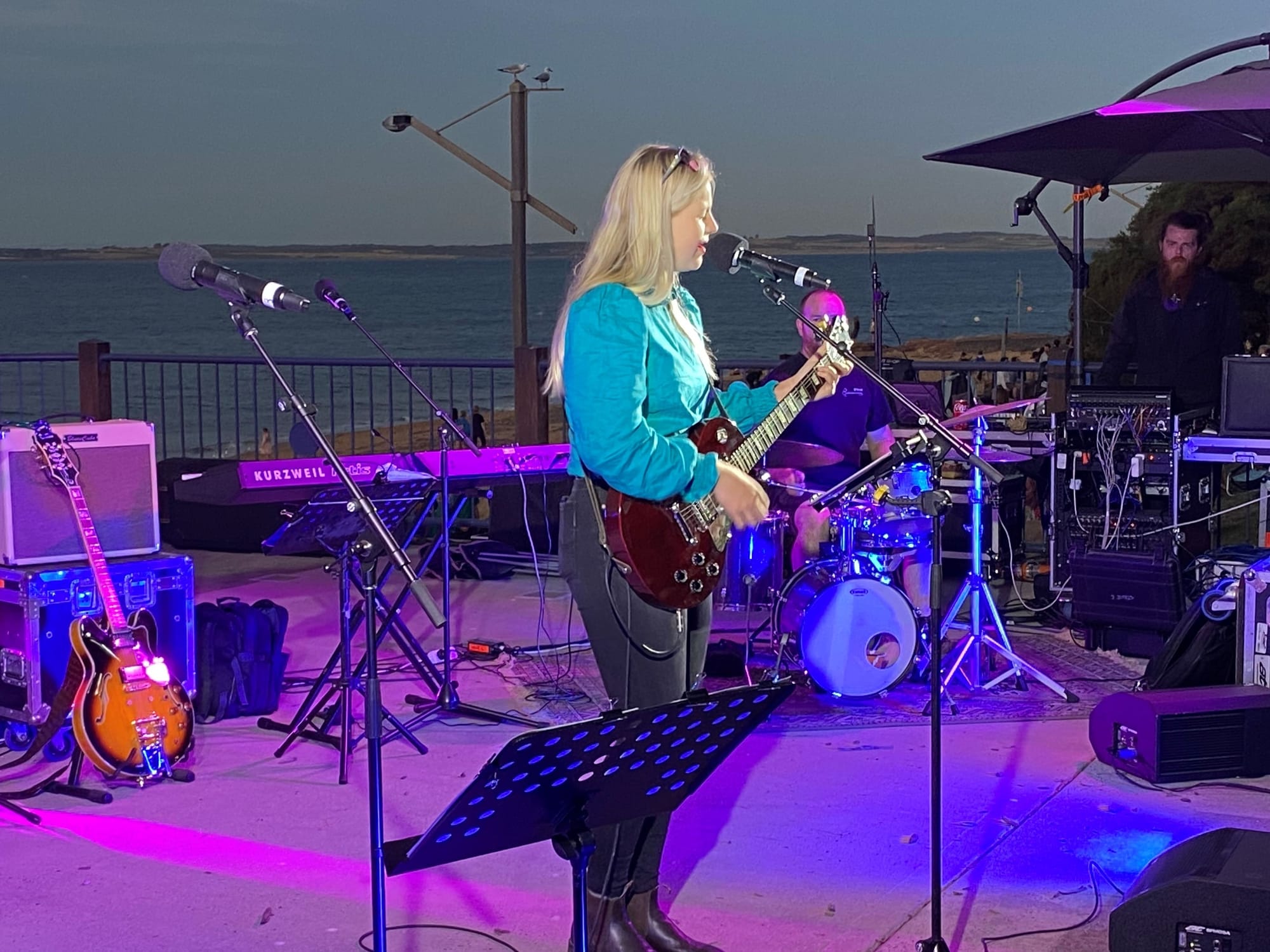 Imogen Price with Simon Curphey, sang three songs, including Paul Kelly's ''How to Make Gravy'.