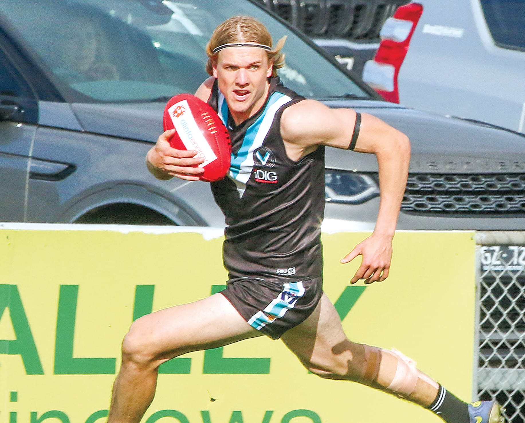 High-flying Jack Hutchinson taken by the Eagles