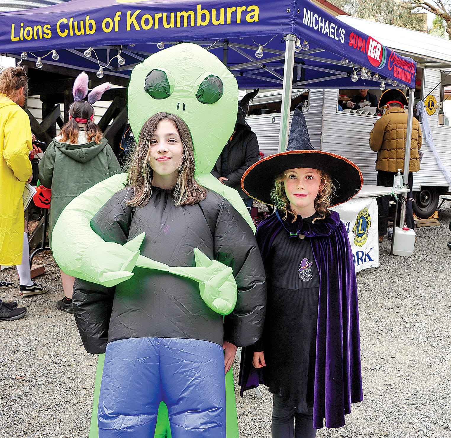 Tabitha Wardle has an alien and Evelyn Shannon for company. A09_4524