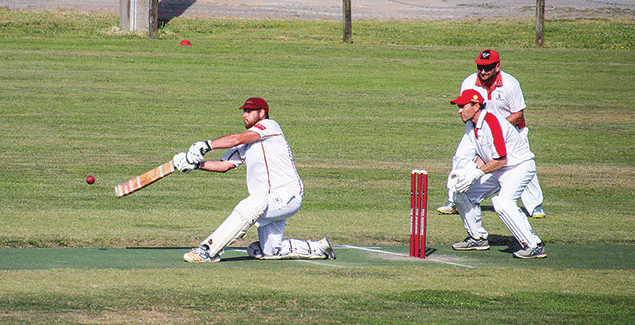 Demons, Cobras do battle in run fest